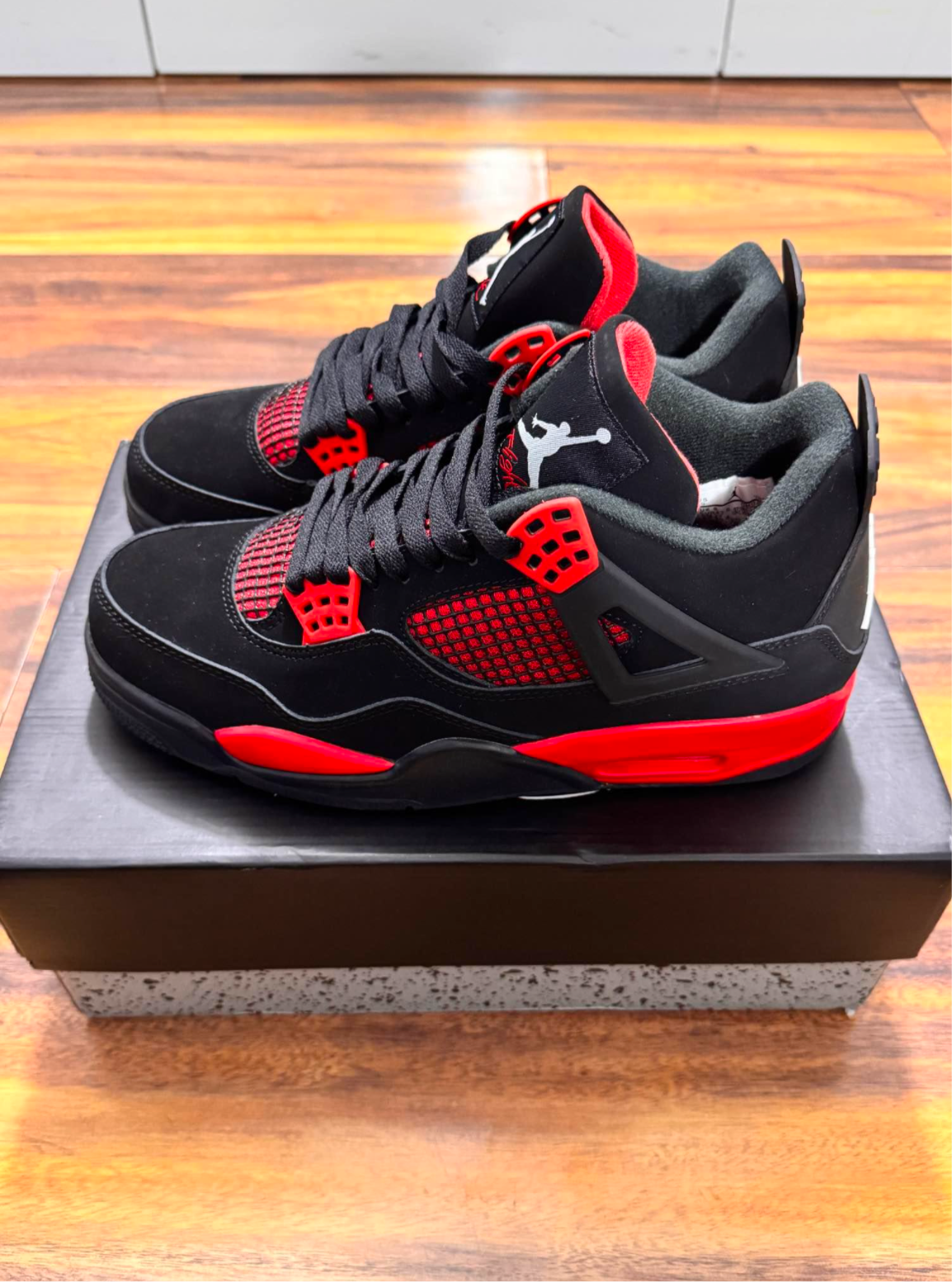 Jordan 4s red thunders